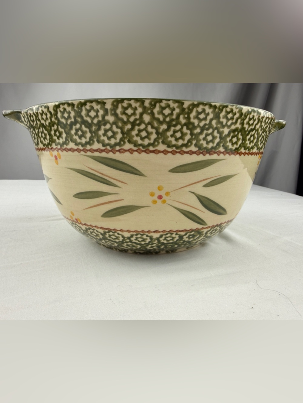 Temp-Tations Old World Green 2.5 QT Stoneware Bowl